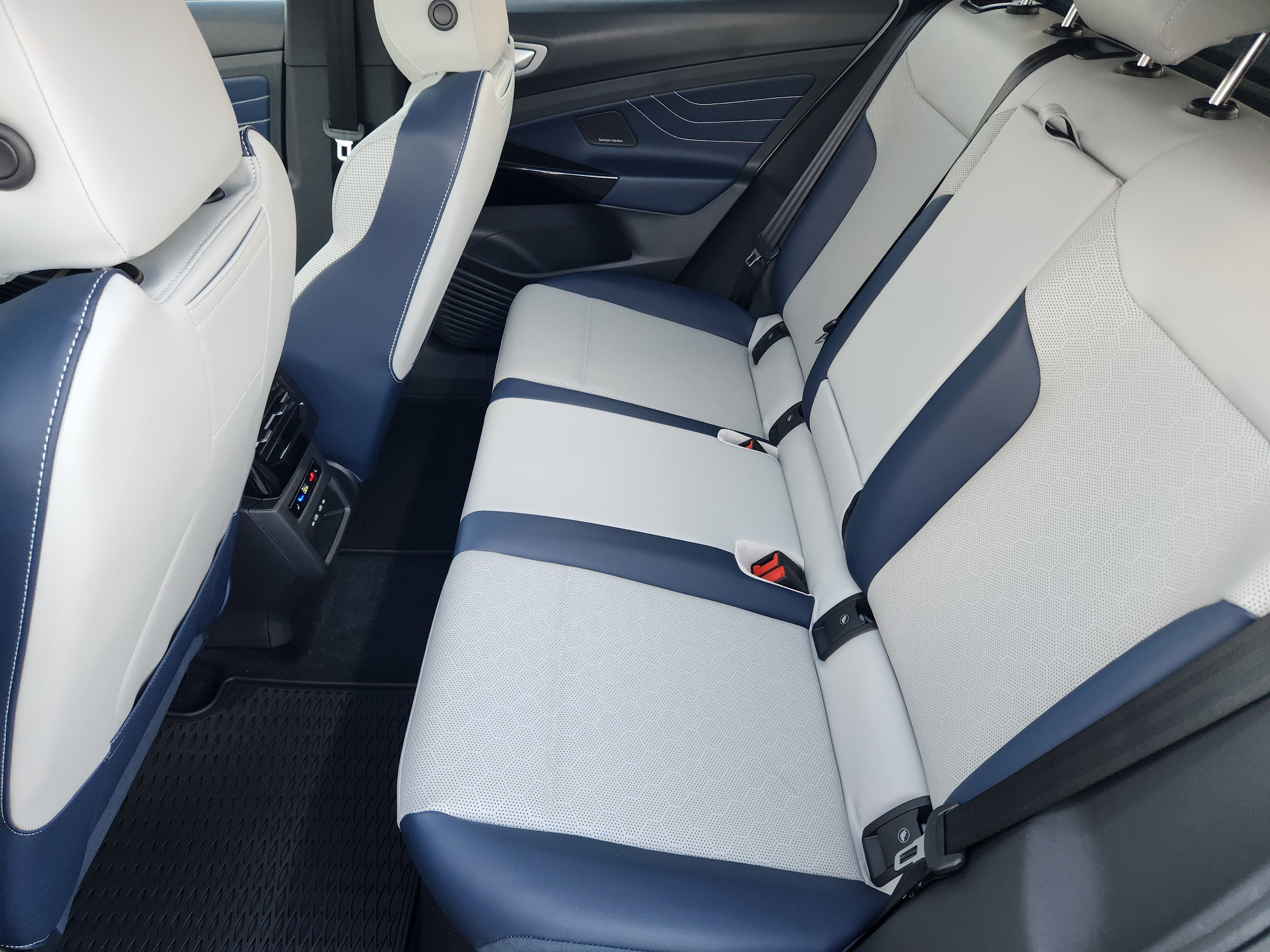 New 2026 Volkswagen ID.4 Pro S Plus image 18