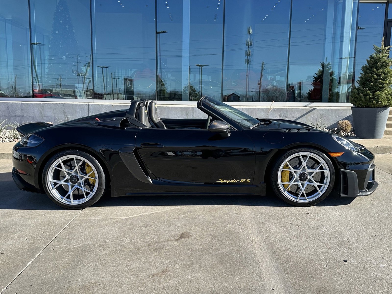 Certified 2025 Porsche 718 Boxster Spyder RS image 8