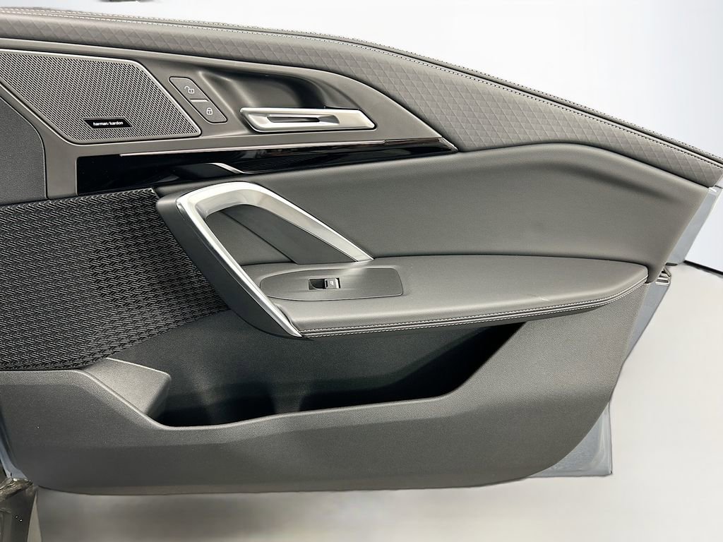 New 2026 BMW X2 xDrive28i w/ Technology Package image 24