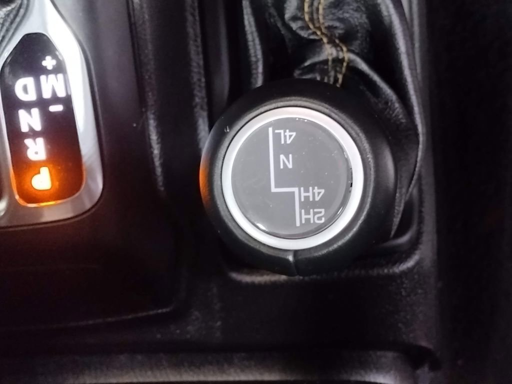 Used 2020 Jeep Wrangler Unlimited Sahara image 34