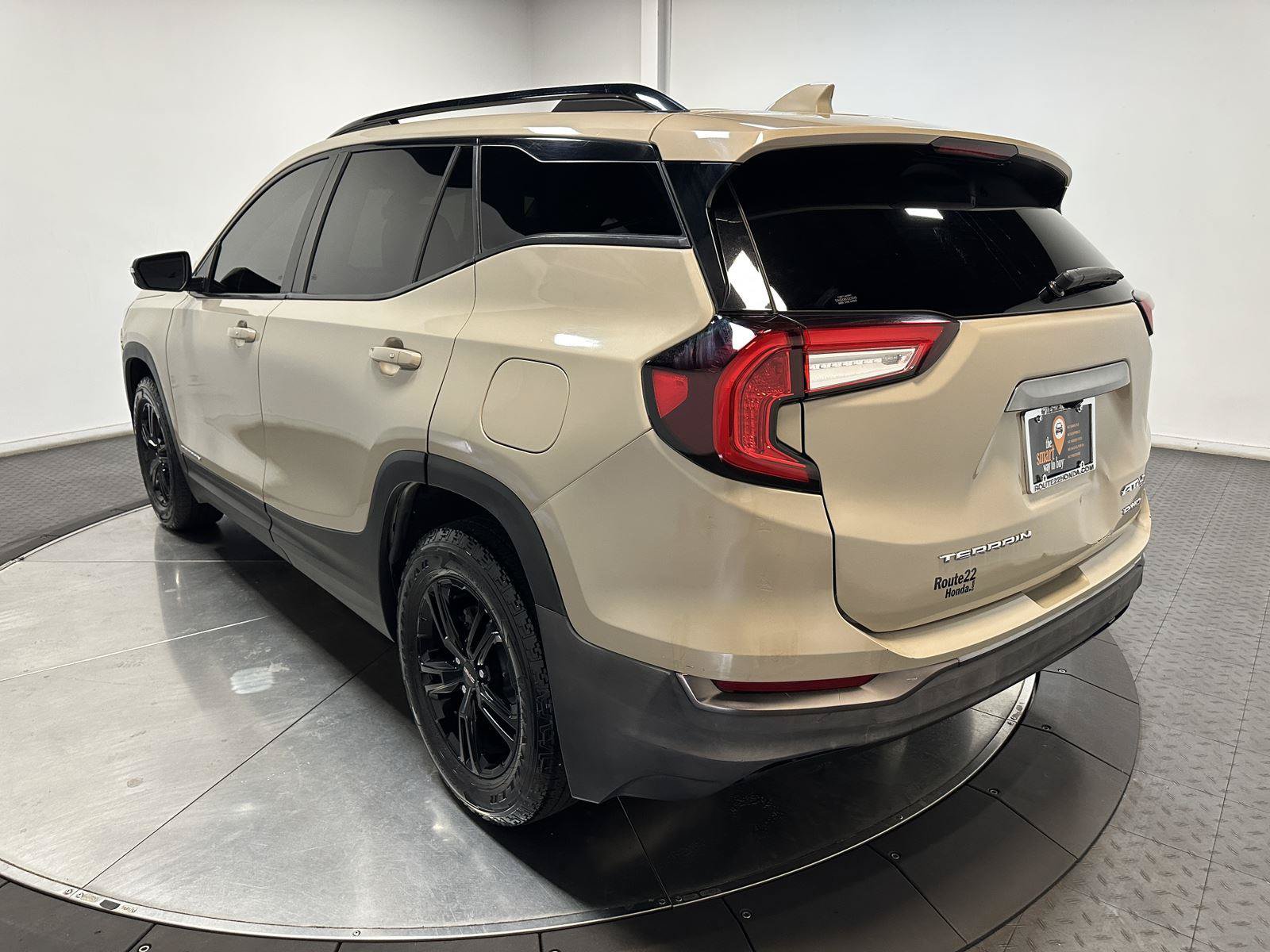 Used 2023 GMC Terrain AT4 AWD/4WD image 9