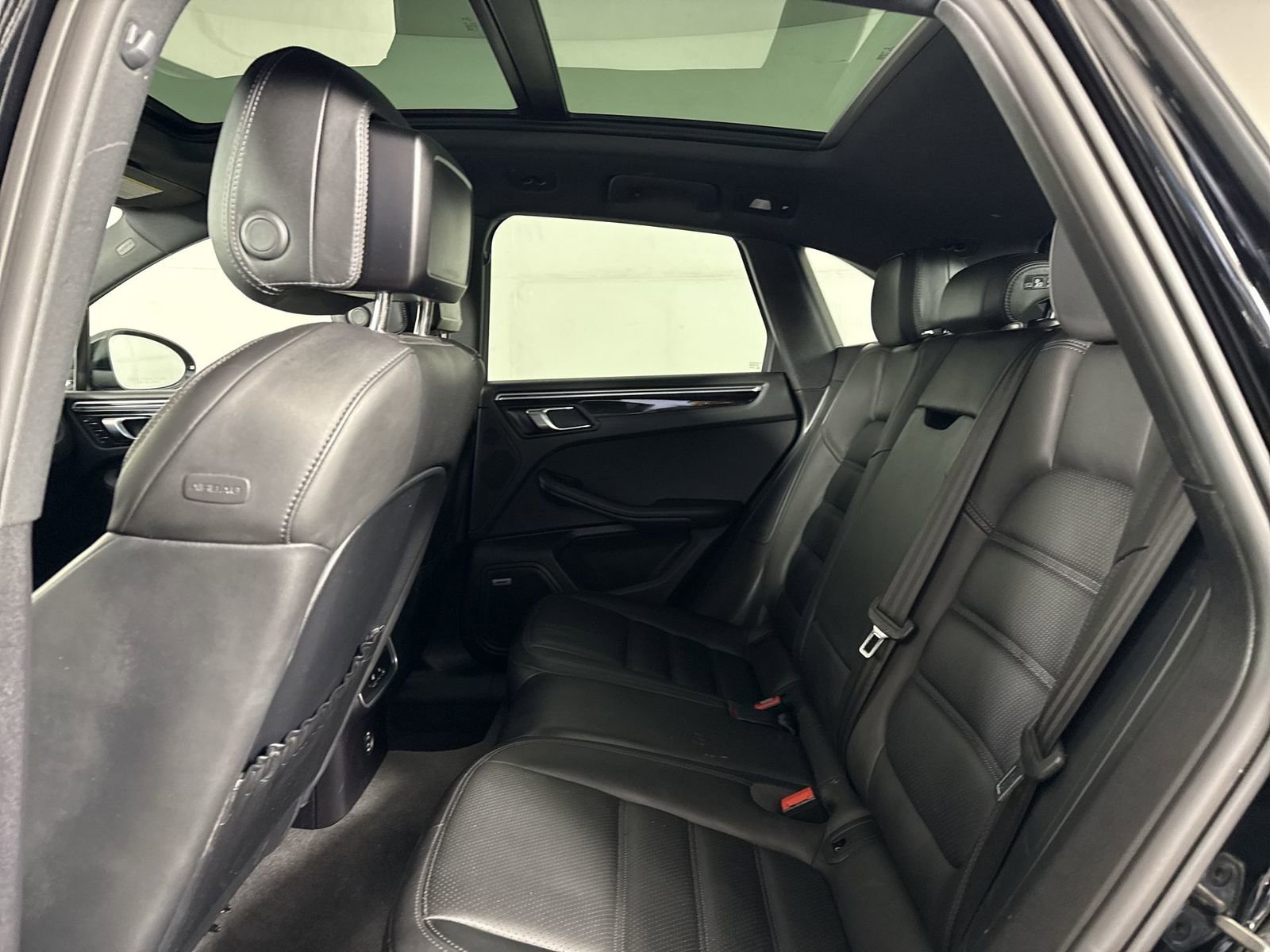 Used 2022 Porsche Macan S image 21