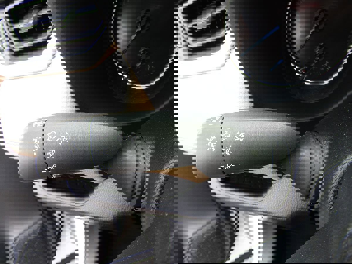 Used 2022 Toyota RAV4 LE image 9