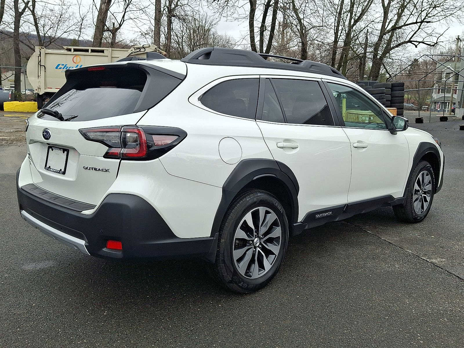 Used 2023 Subaru Outback Limited image 25