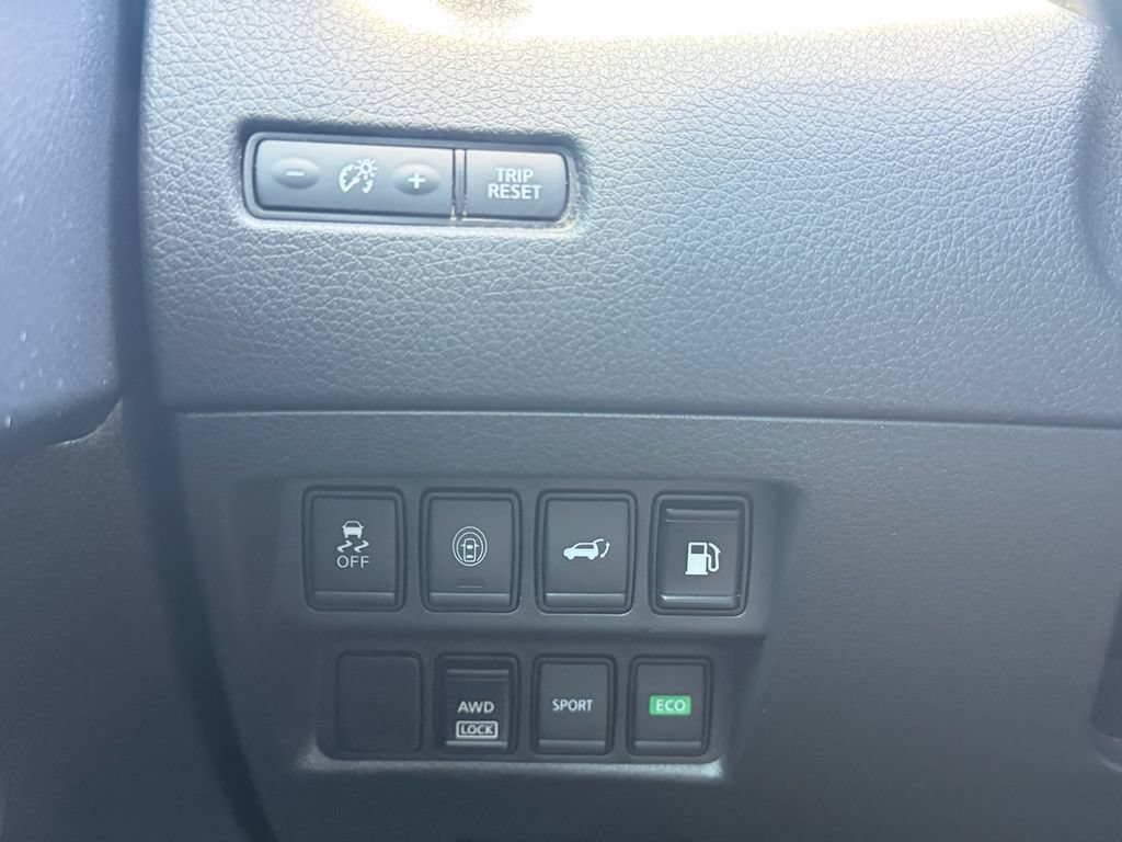 Used 2019 Nissan Rogue SV AWD/4WD image 21
