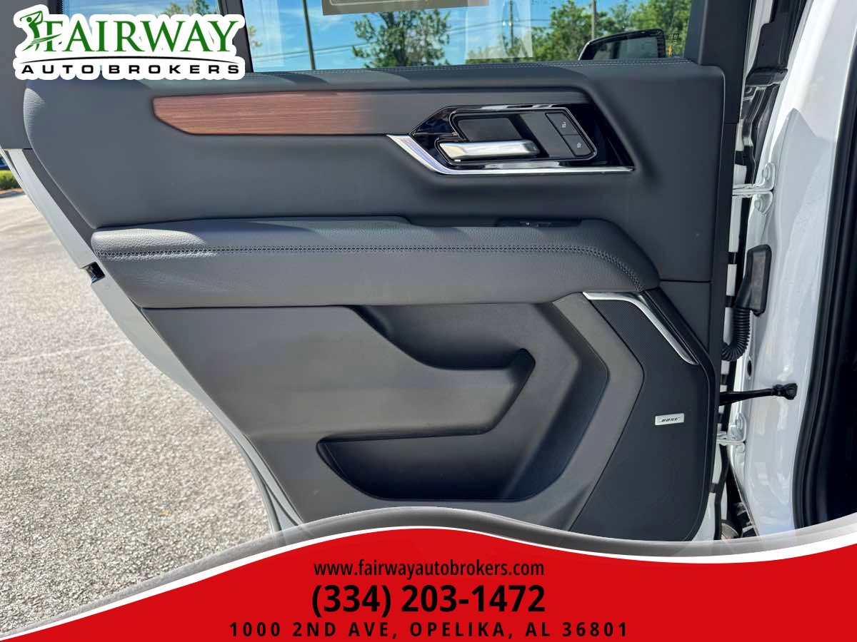 Used 2025 GMC Yukon Denali AWD/4WD image 46