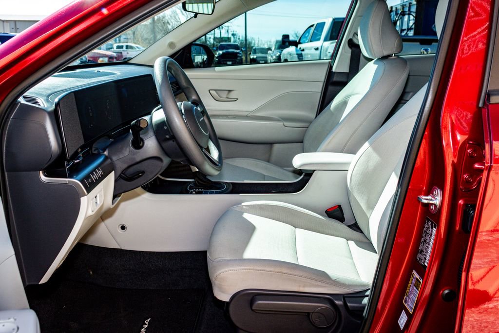 Used 2024 Hyundai Kona SE image 26