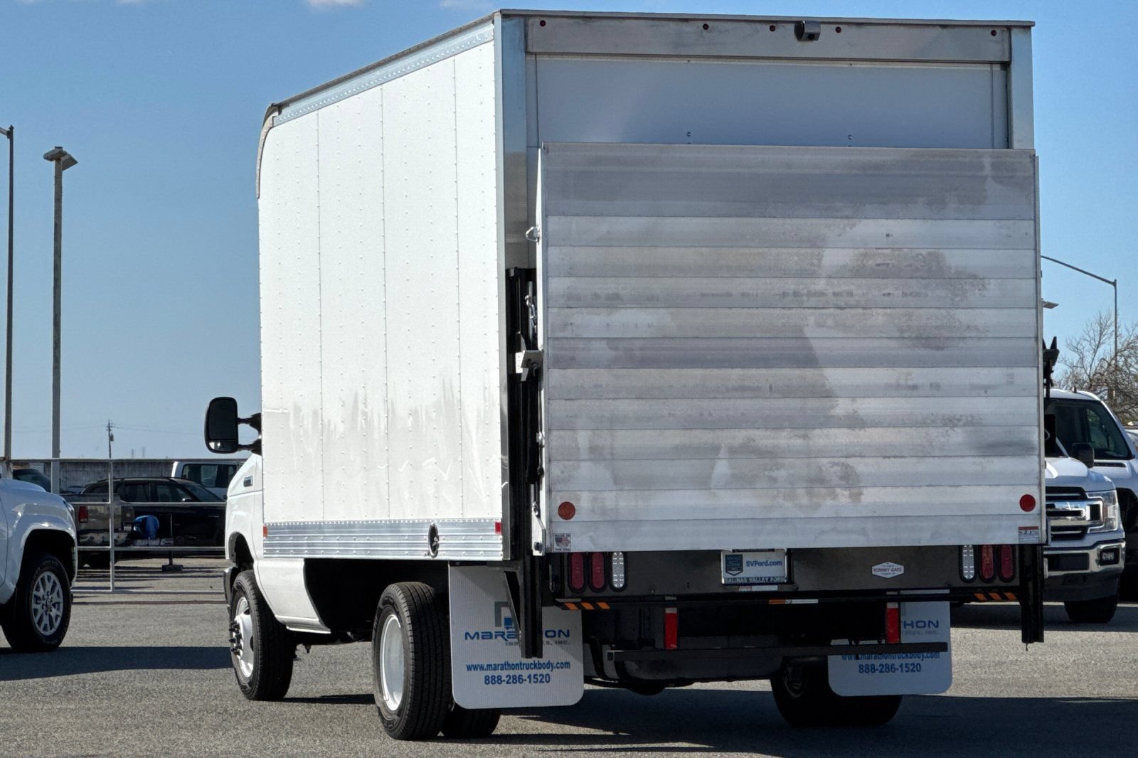 New 2026 Ford E-450 and Econoline 450 Super Duty w/ Interior Upgrade Package RWD image 6