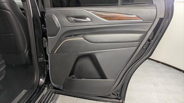 Used 2021 Cadillac Escalade Luxury AWD/4WD image 21