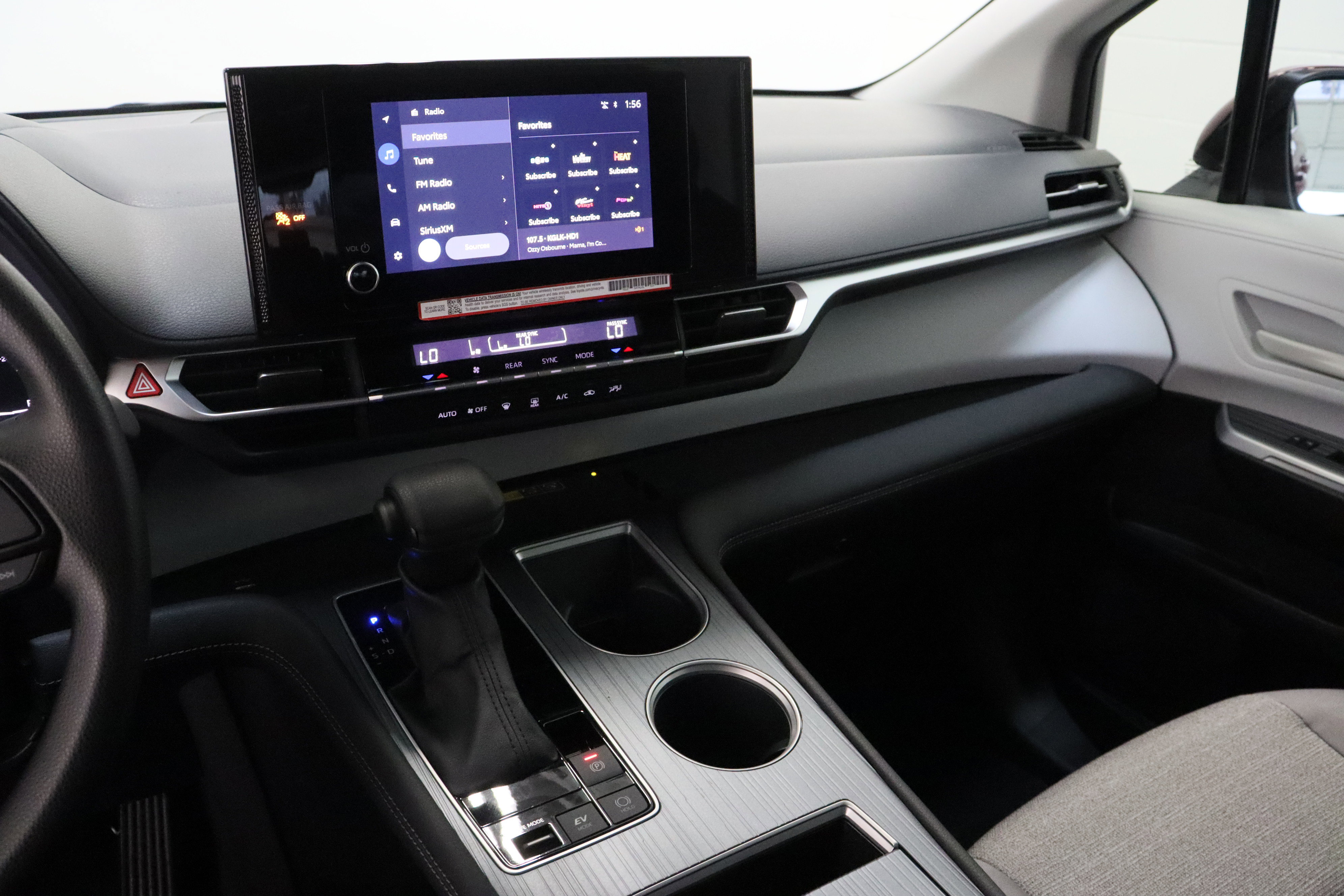 Used 2025 Toyota Sienna LE image 16