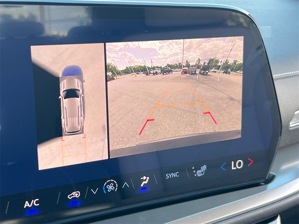 New 2026 Chevrolet Traverse LT w/ Enhanced Driving Package image 17