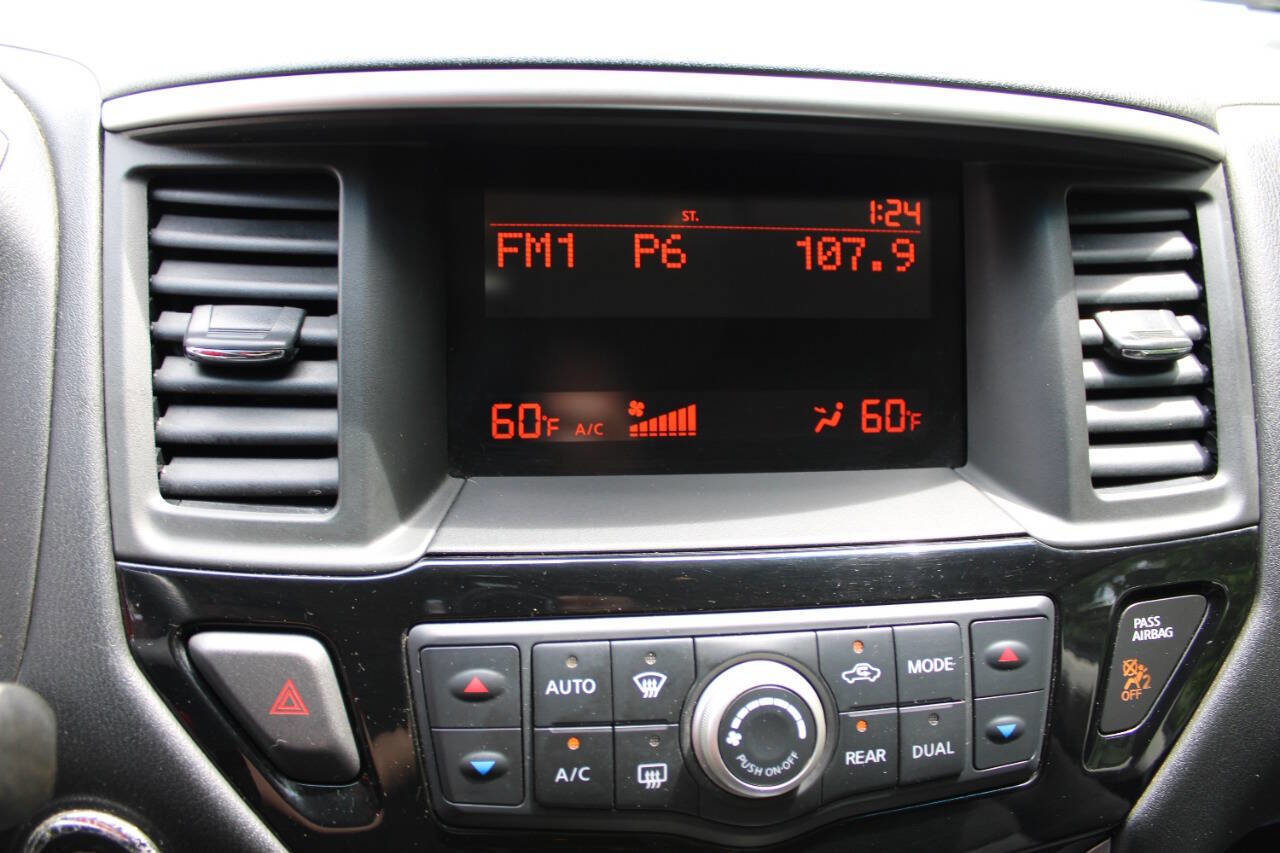 Used 2014 Nissan Pathfinder S image 19