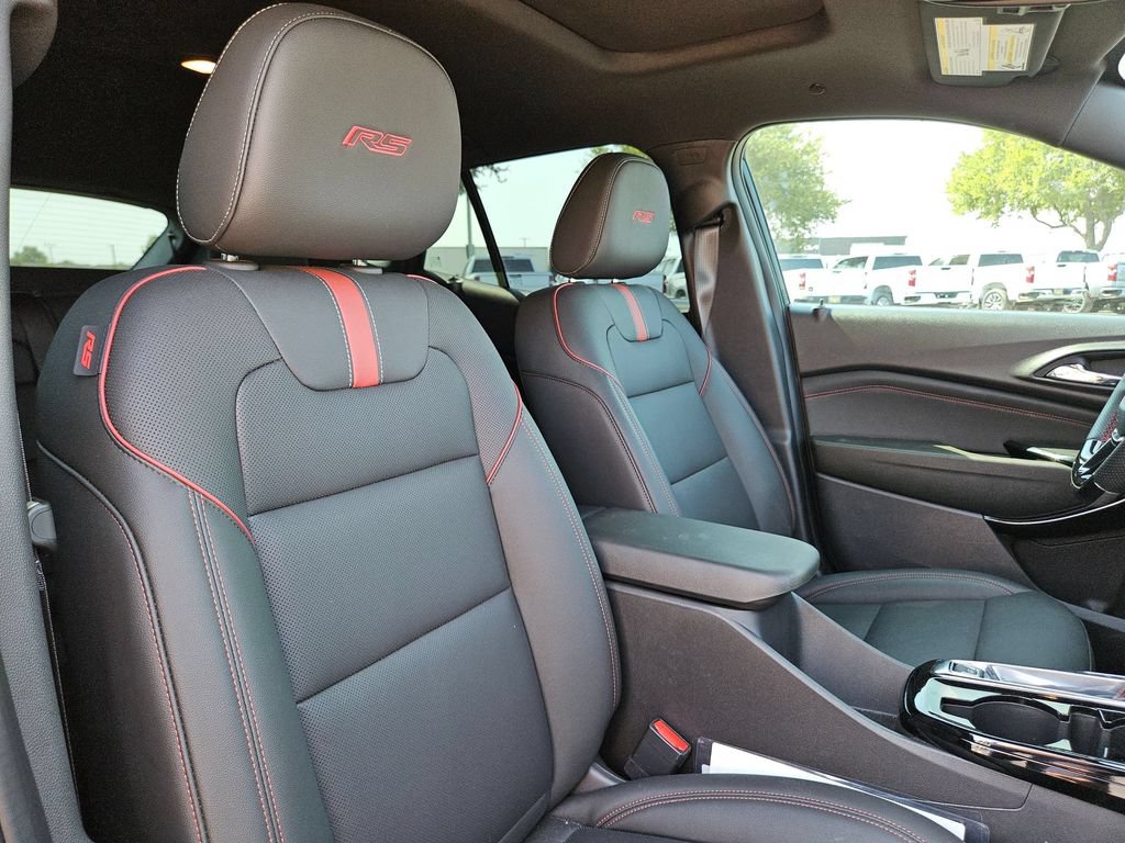 Certified 2026 Chevrolet Trax RS w/ Sunroof Package FWD image 31