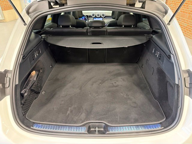Used 2025 Mercedes-Benz GLC 300 4MATIC image 28
