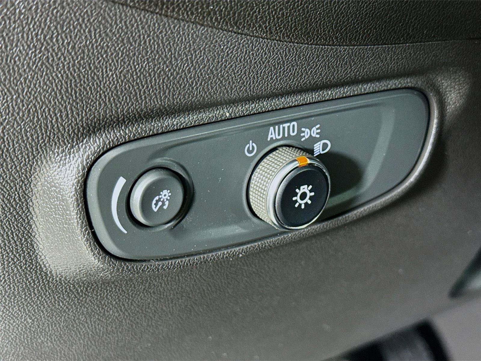 Used 2024 Chevrolet Equinox LT image 11