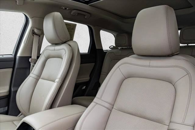 Used 2021 Lincoln Corsair AWD w/ Premium Package image 23