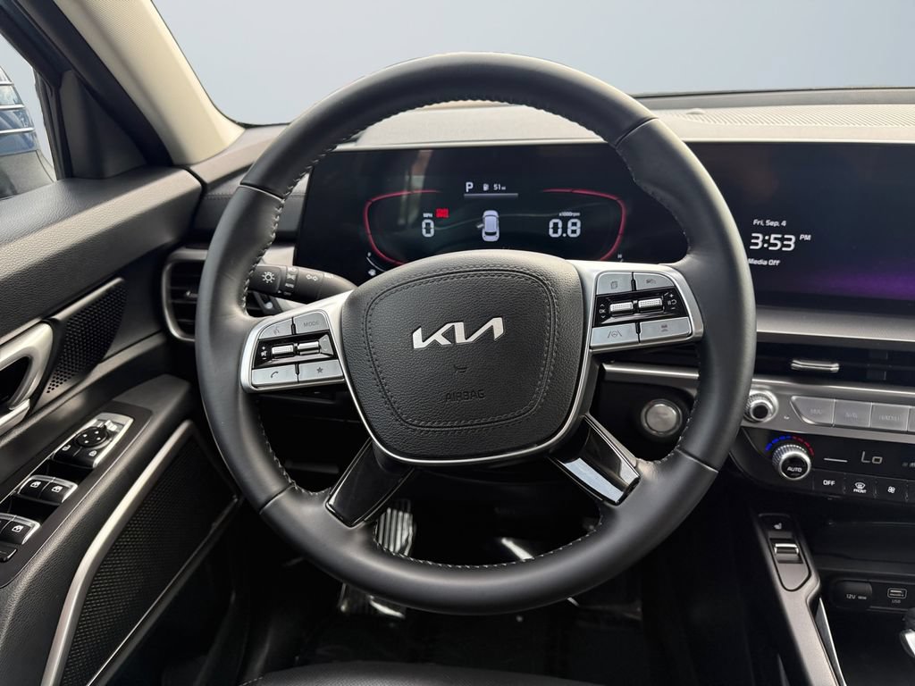 Used 2025 Kia Telluride S FWD image 12