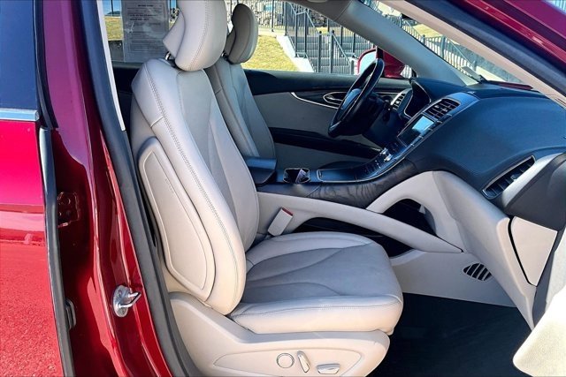 Used 2019 Lincoln Nautilus Reserve image 29