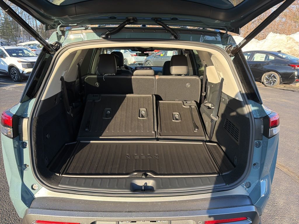 New 2026 Nissan Pathfinder Platinum w/ Cargo Package image 32
