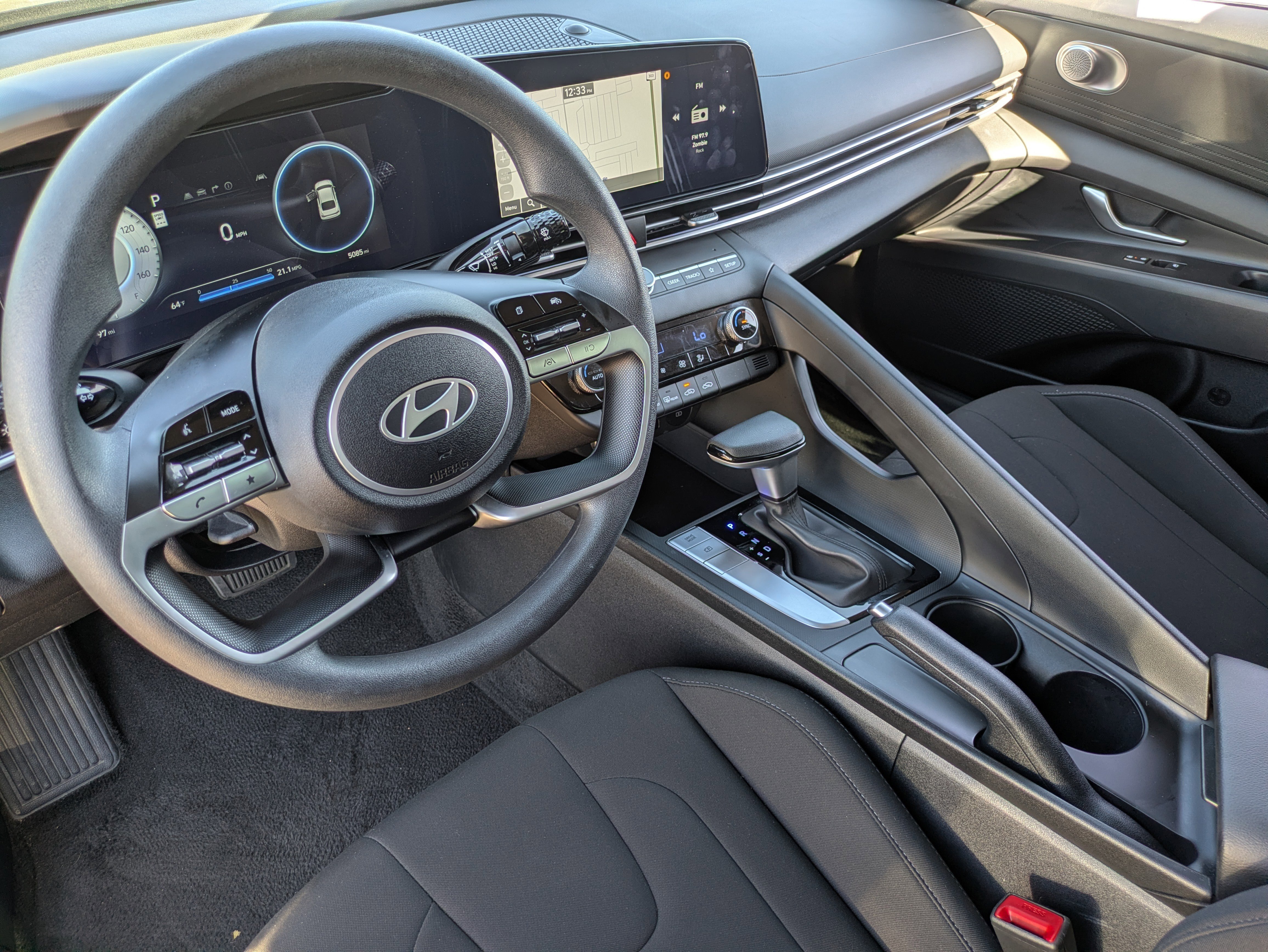 Certified 2024 Hyundai Elantra SEL image 17