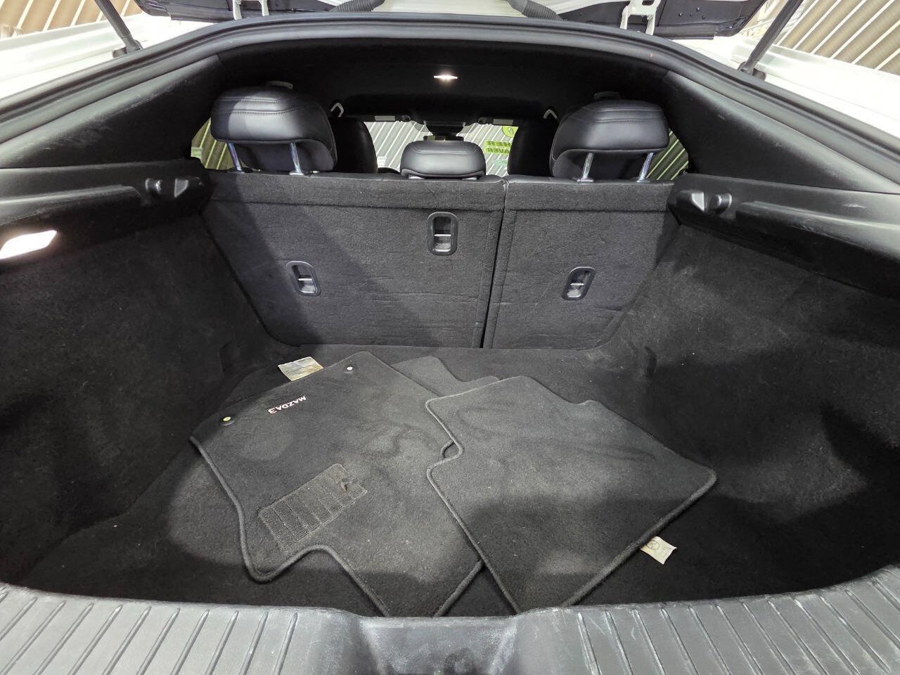 Used 2020 MAZDA MAZDA3 Hatchback FWD image 27