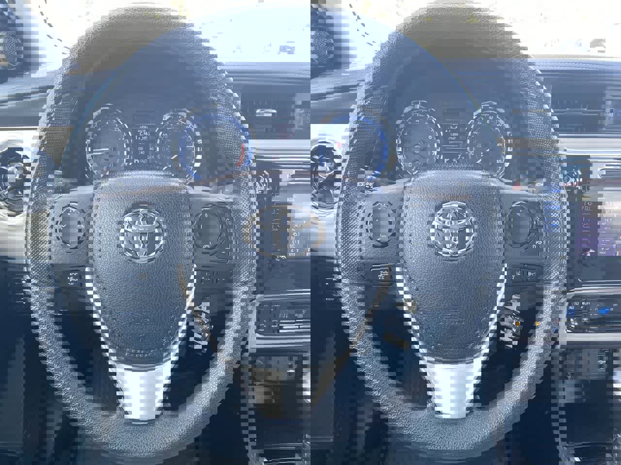 Used 2019 Toyota Corolla LE FWD image 14