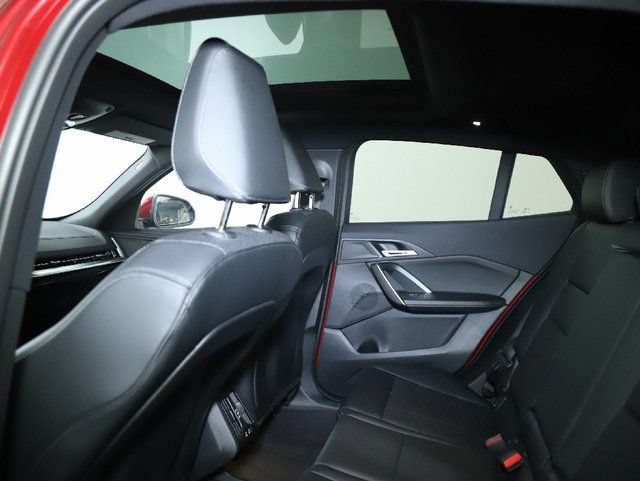 Used 2026 BMW X2 xDrive28i AWD/4WD image 18