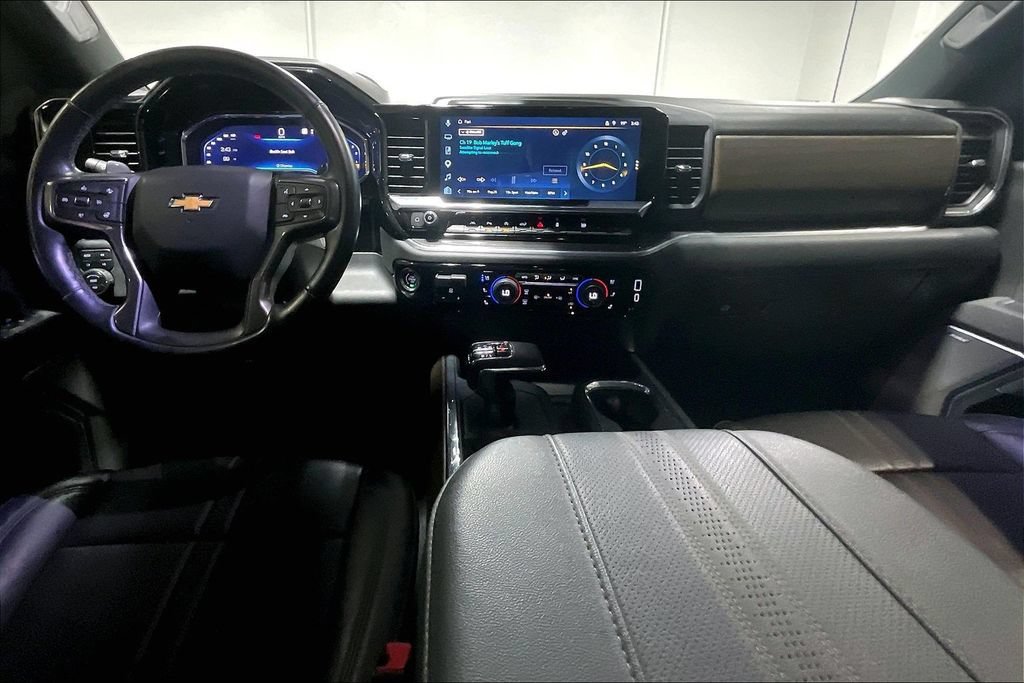 Used 2025 Chevrolet Silverado 1500 High Country AWD/4WD image 18