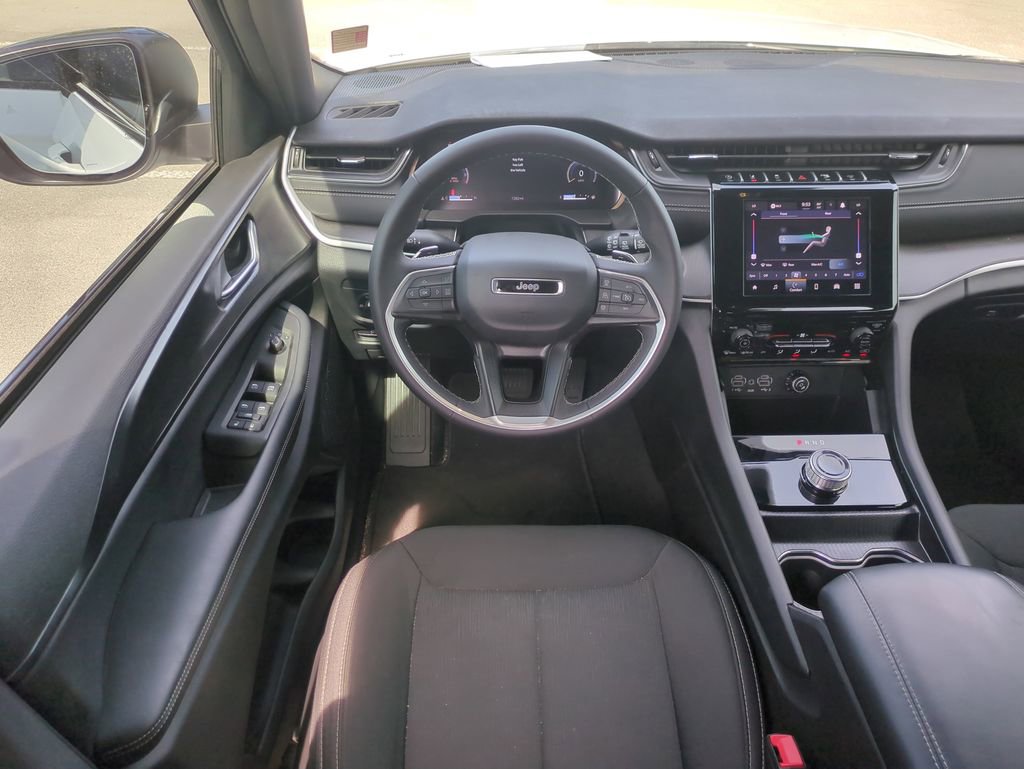 Used 2025 Jeep Grand Cherokee L Laredo w/ Trailer Tow Package AWD/4WD image 17