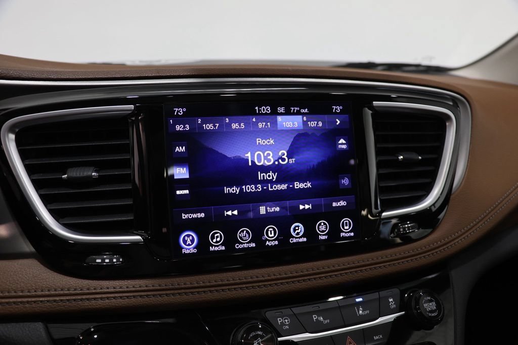 Used 2017 Chrysler Pacifica Limited w/ UConnect Theater Package FWD image 24