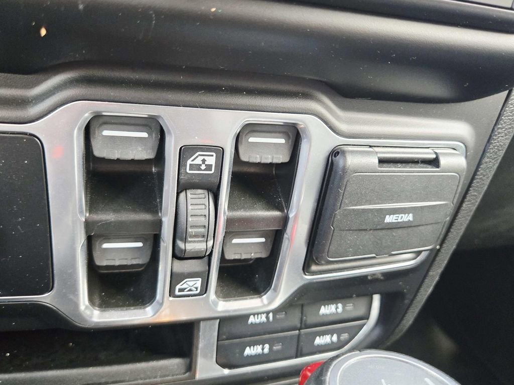 Used 2023 Jeep Wrangler Unlimited Sahara w/ Cold Weather Group AWD/4WD image 36