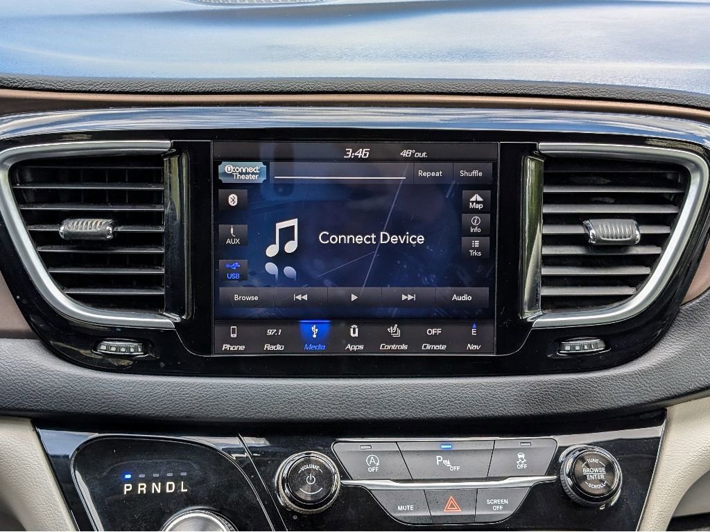 Used 2018 Chrysler Pacifica Touring-L Plus FWD image 20