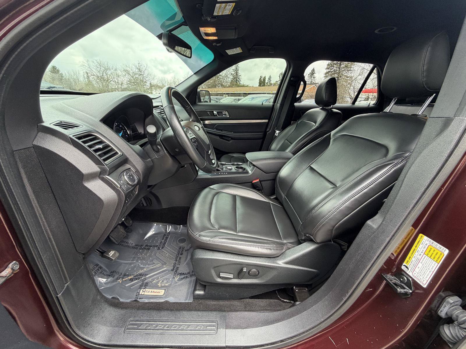 Used 2019 Ford Explorer XLT w/ Equipment Group 202A FWD image 10