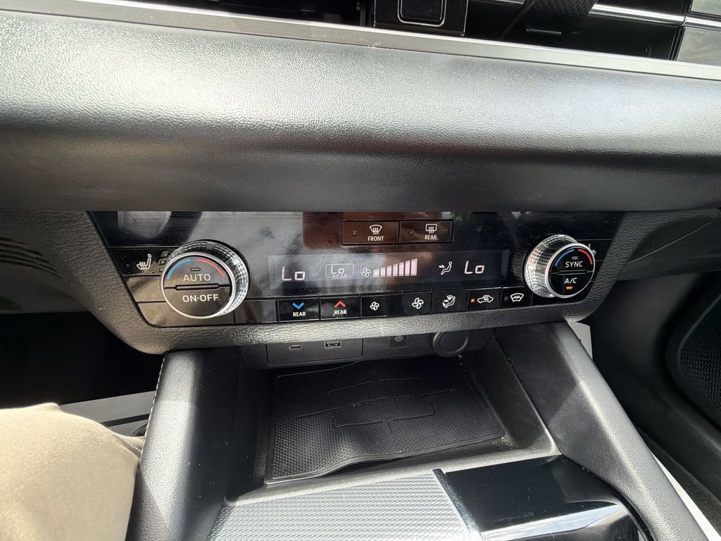 Used 2022 Mitsubishi Outlander SEL AWD/4WD image 25