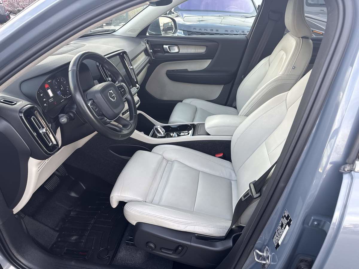 Used 2020 Volvo XC40 T5 Inscription w/ Protection Package Premier image 13