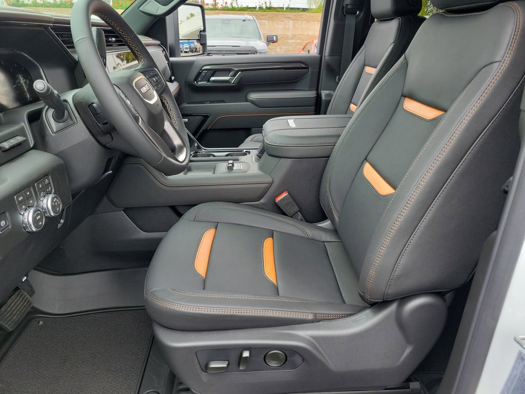 New 2026 GMC Sierra 2500 AT4 w/ AT4 Premium Plus Package AWD/4WD image 9