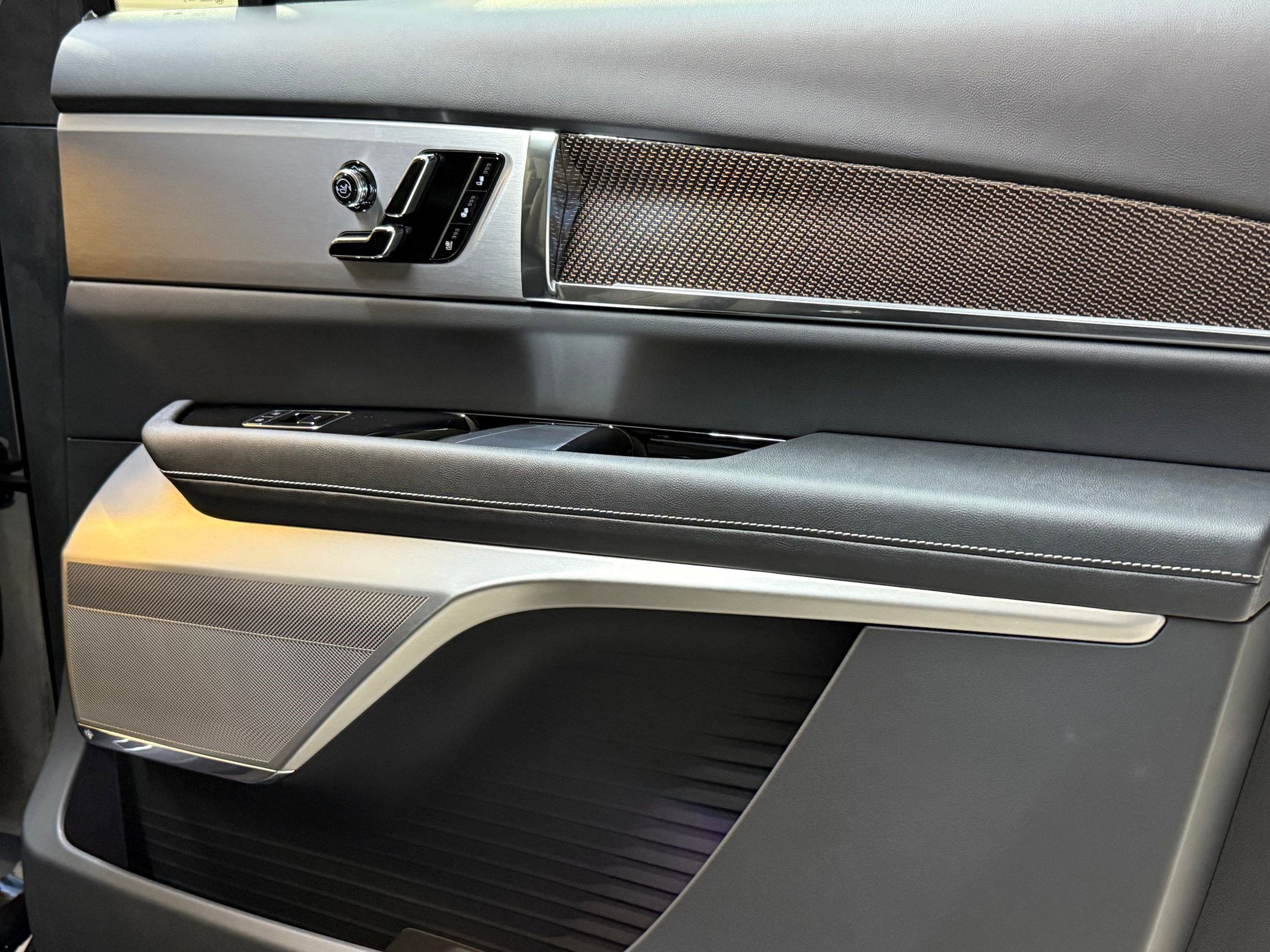 New 2026 Cadillac Vistiq Luxury image 47