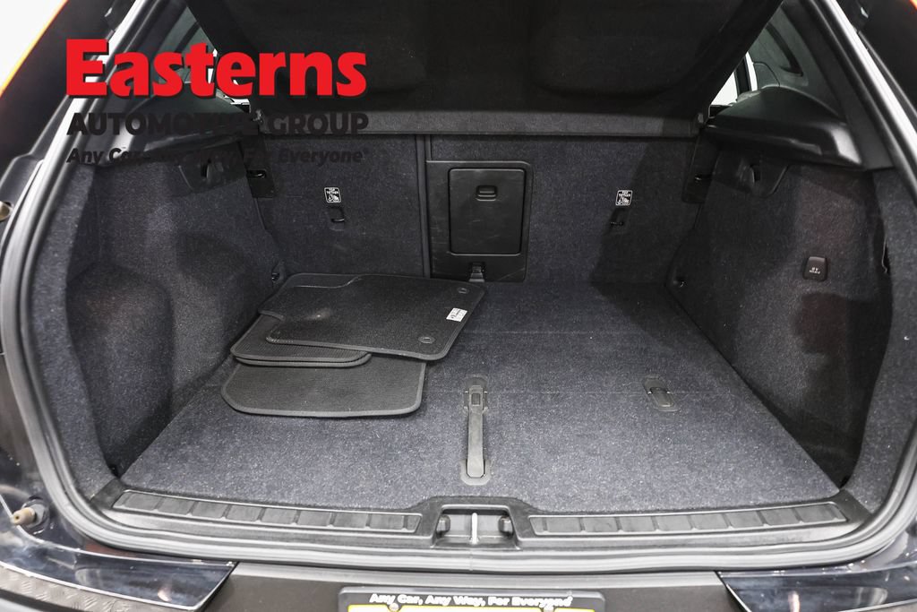 Used 2022 Volvo XC40 P8 Recharge Plus AWD/4WD image 9