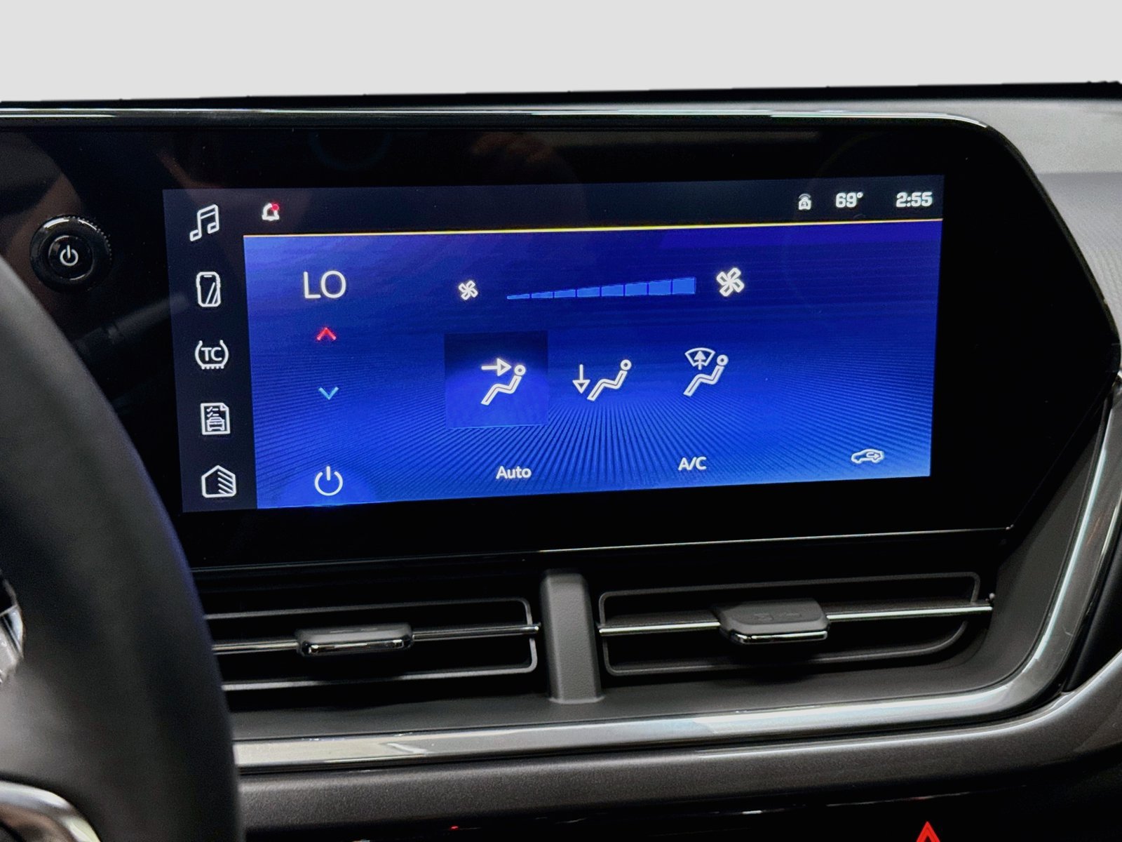 New 2026 Chevrolet Trax ACTIV w/ Sunroof Package FWD image 19