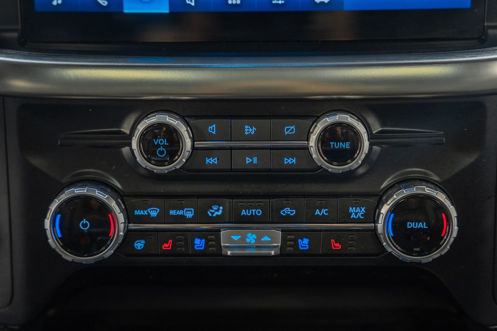 Certified 2023 Ford F150 Lariat w/ Equipment Group 502A High image 29