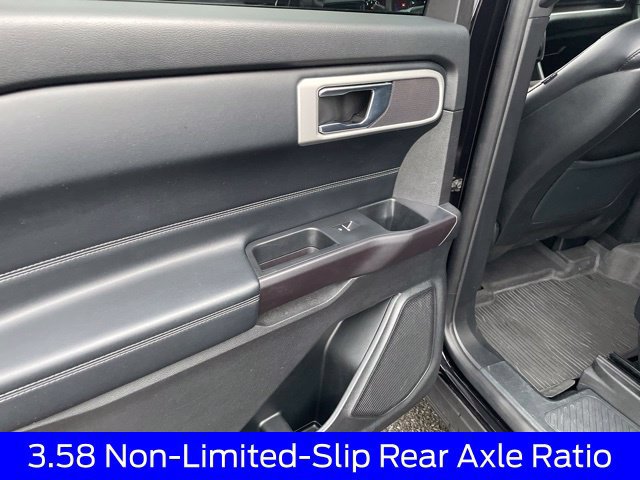 Used 2020 Ford Explorer XLT w/ Equipment Group 202A AWD/4WD image 43