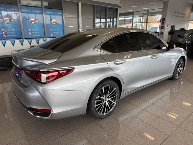 Used 2022 Lexus ES 300h w/ Premium Package image 3