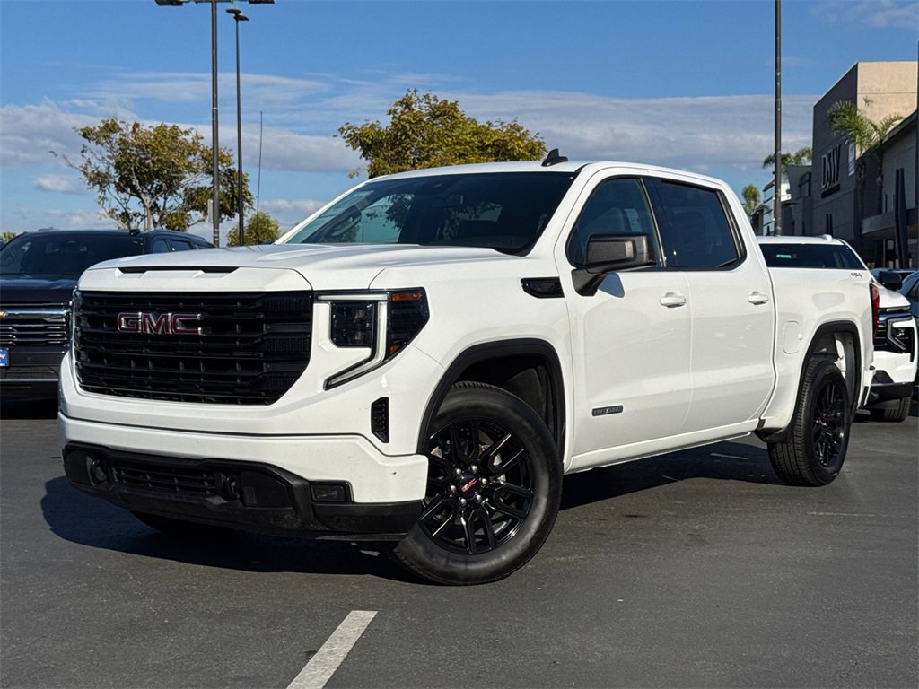 Used 2022 GMC Sierra 1500 Elevation image 2