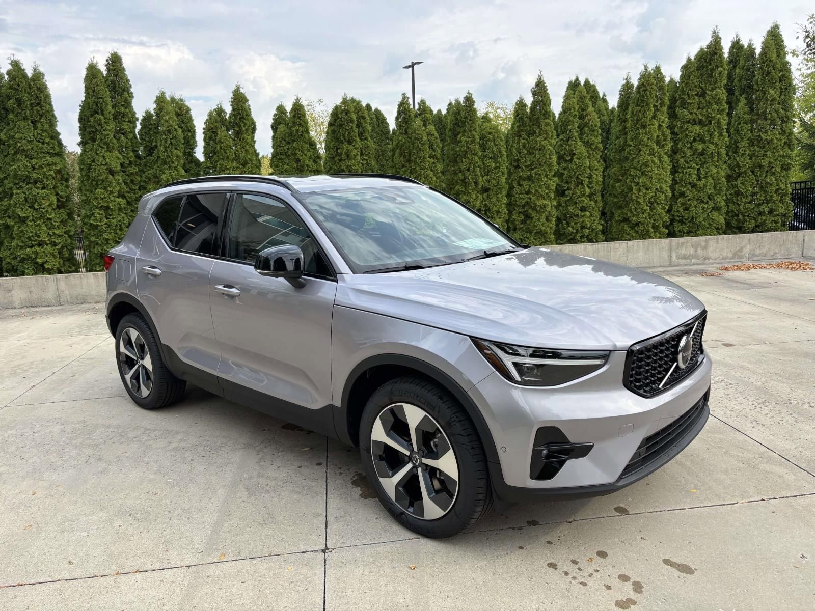 New 2026 Volvo XC40 B5 Plus w/ Protection Package Premier AWD/4WD image 1