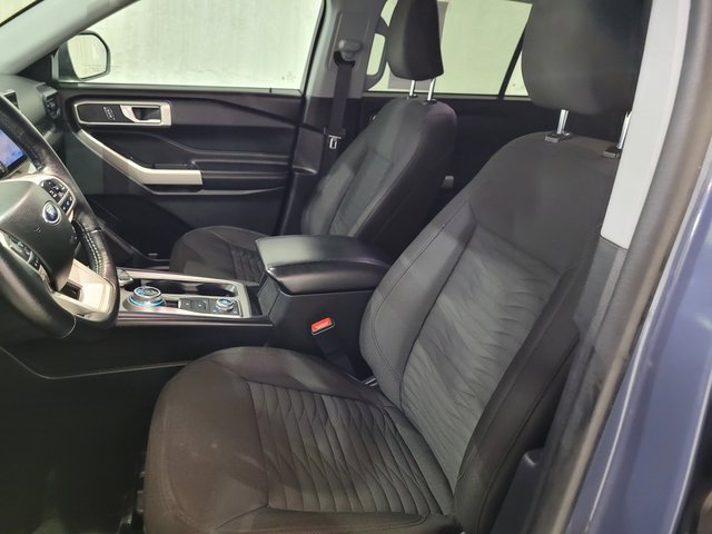 Used 2021 Ford Explorer XLT image 32
