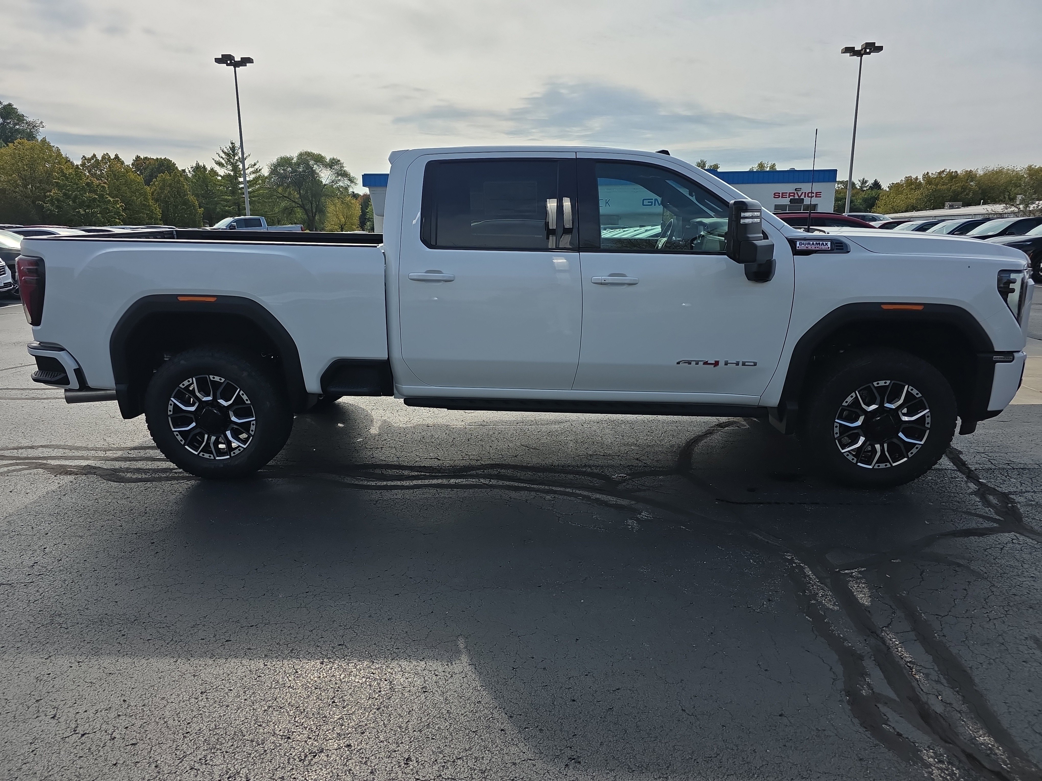 New 2026 GMC Sierra 2500 AT4 w/ AT4 Premium Plus Package image 8
