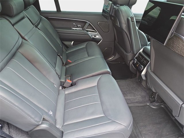 Used 2024 Land Rover Range Rover Long Wheelbase Autobiography image 11