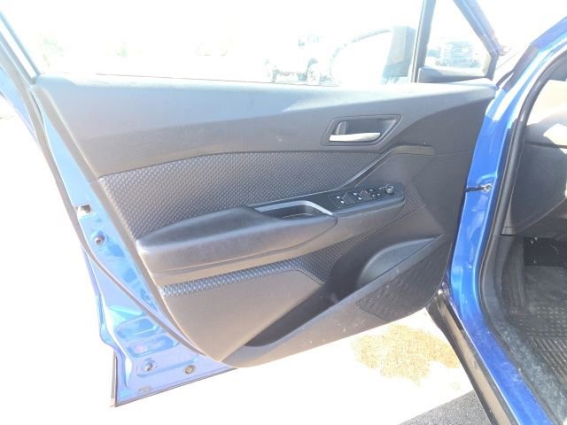 Used 2018 Toyota C-HR XLE FWD image 19