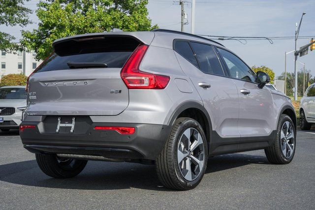 Used 2026 Volvo XC40 B5 Plus w/ Protection Package Premier image 5