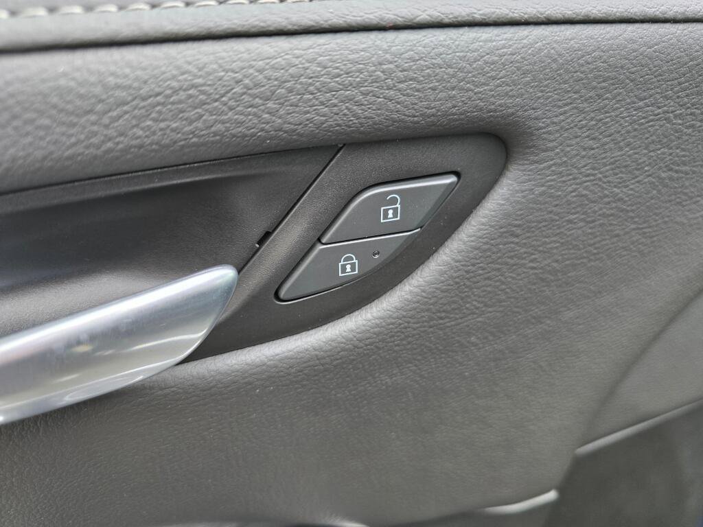 Used 2024 Cadillac XT4 Premium Luxury image 25